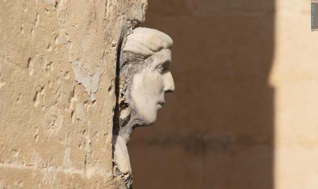 Lecce, la leggenda della "faccina": quel mascherone che racconta di un amore finito in tragedia